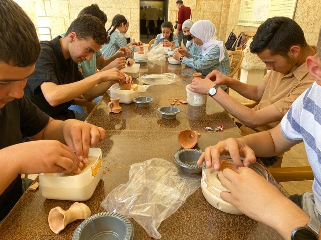 موقع سبسطية شمال نابلس يفوز بالمركز الأول في جائزة التميز في الإرشاد المتحفي والثقافي 